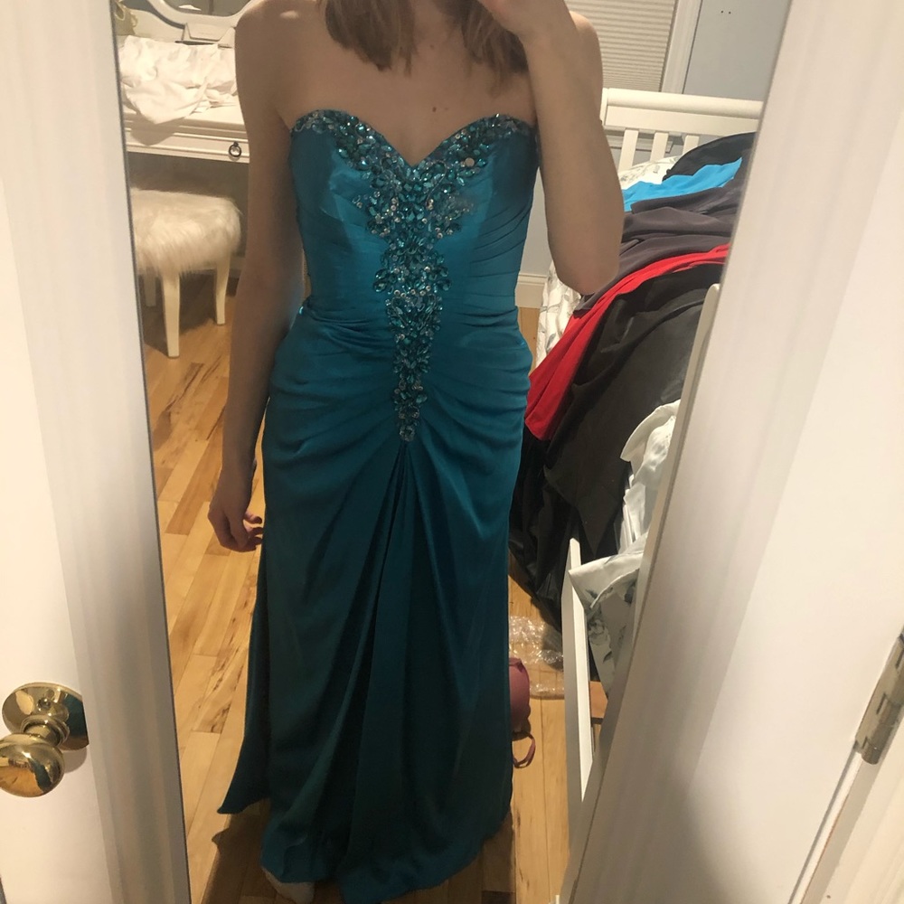 Prom Dress - Picture 2 of 4